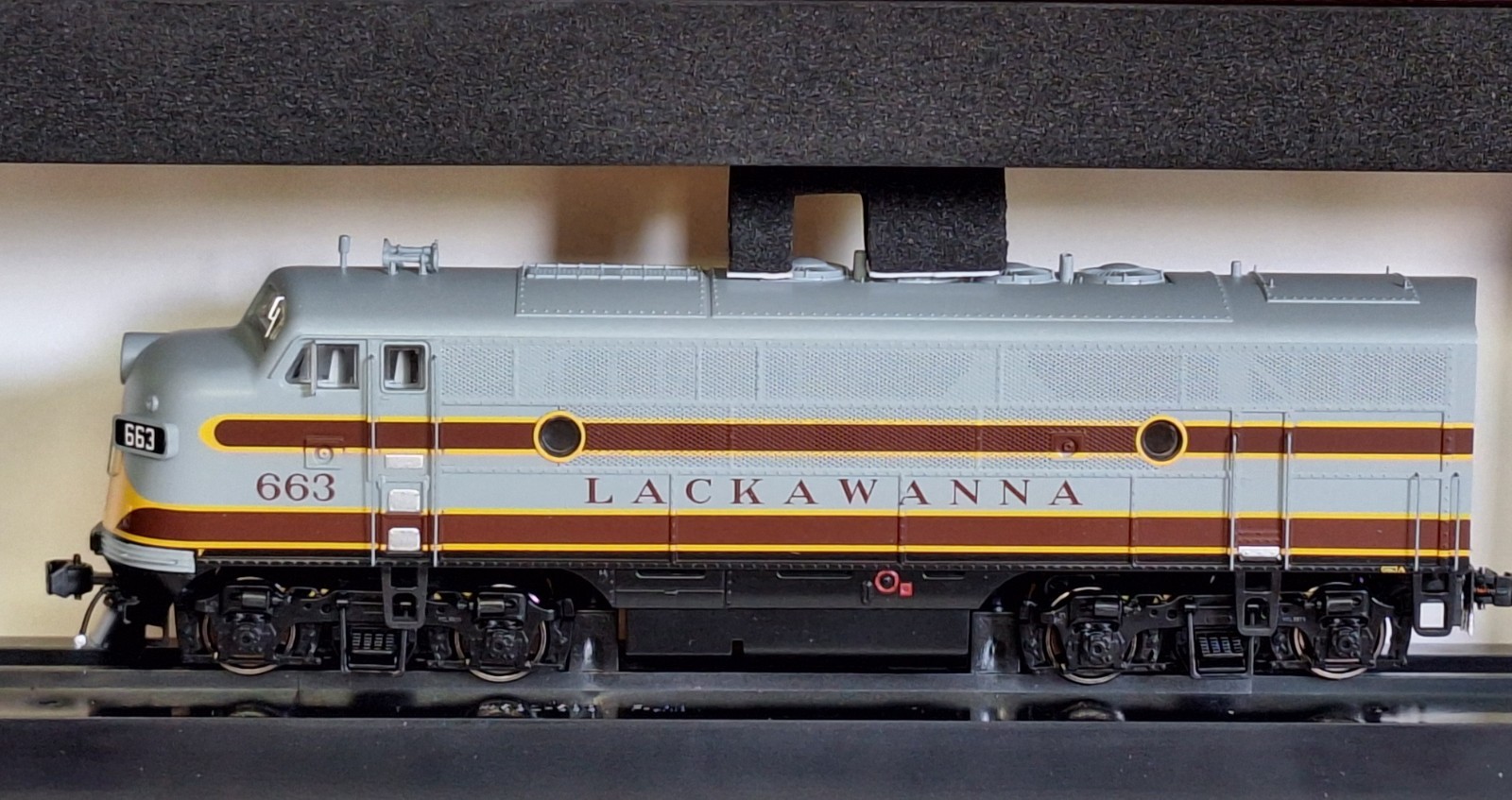Bowser Exec Line/Hobbytyme #24633 HO DL&W F-3A #663 Tri-StateRHS/Steamtown Lot 2