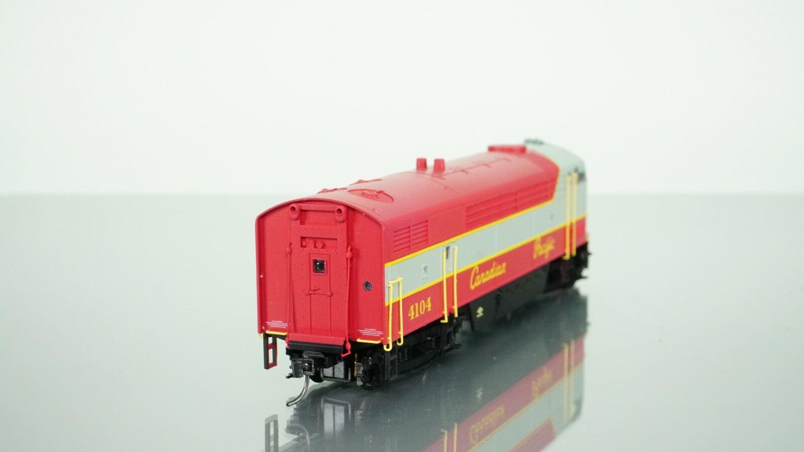 True Line Trains C-Liner Canadian Pacific CP 4104 DC/DCC HO scale