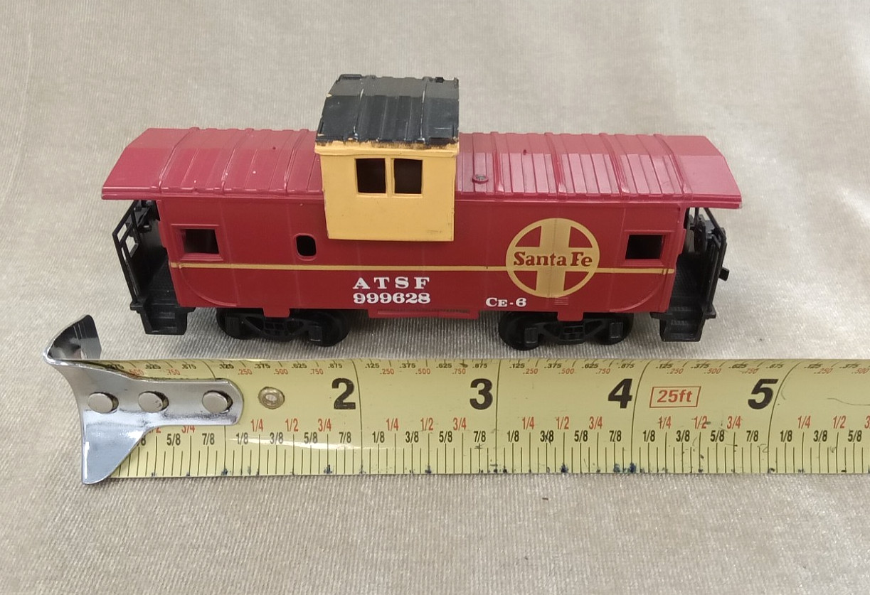 HO Gauge Bachman Santa Fe #350 Diesel Locomotive and Caboose Set * XXMR412E
