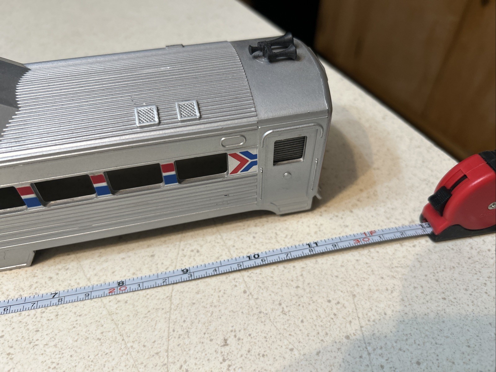 K Line Amtrak RDC # 26042 Silver Red White Blue O 27 Plastic Body Only Nice