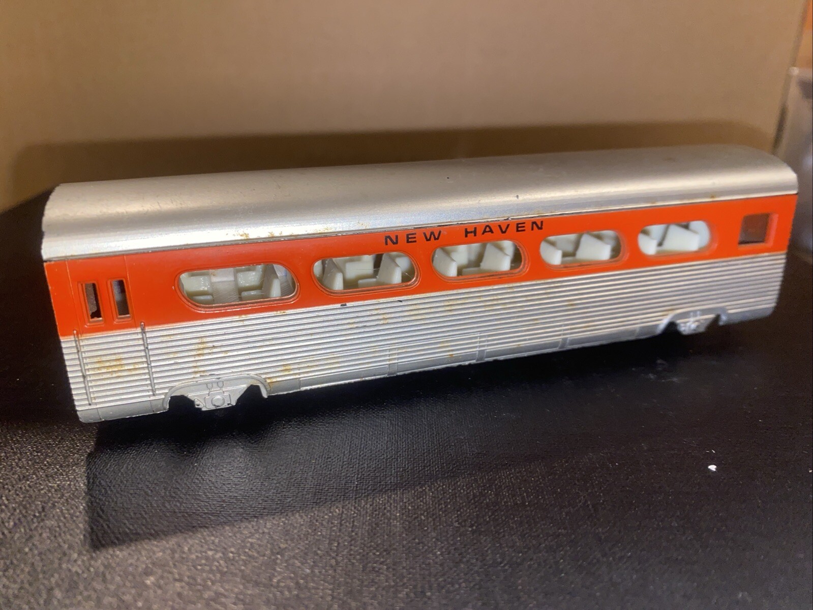 1 HO SCALE Interior Fits VARNEY GM-T1 AEROTRAIN Train Car Shell Not Included ￼