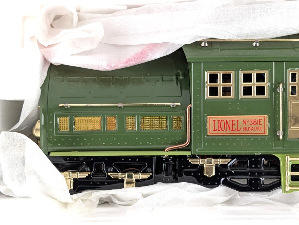 381e standard gauge electric locomotive two-tone green contemporary version item