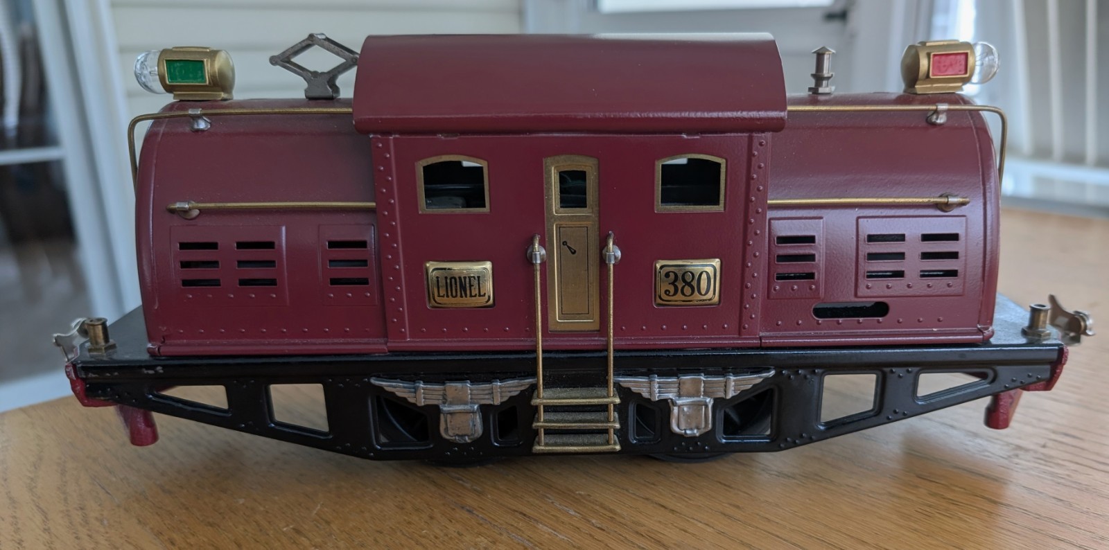 Lionel Pre War Locomotive Engine 380 NEAR MINT Train Gold Trim Standard Track