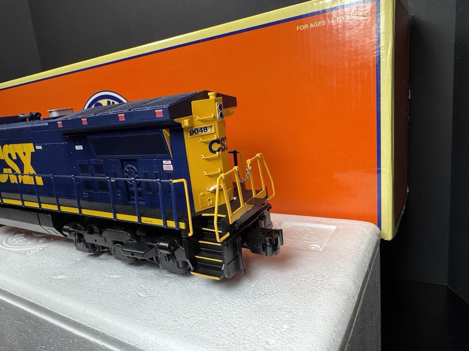 Lionel LEGACY 6-39584 CSX Dash 9-44CW diesel engine #9048 LNIB