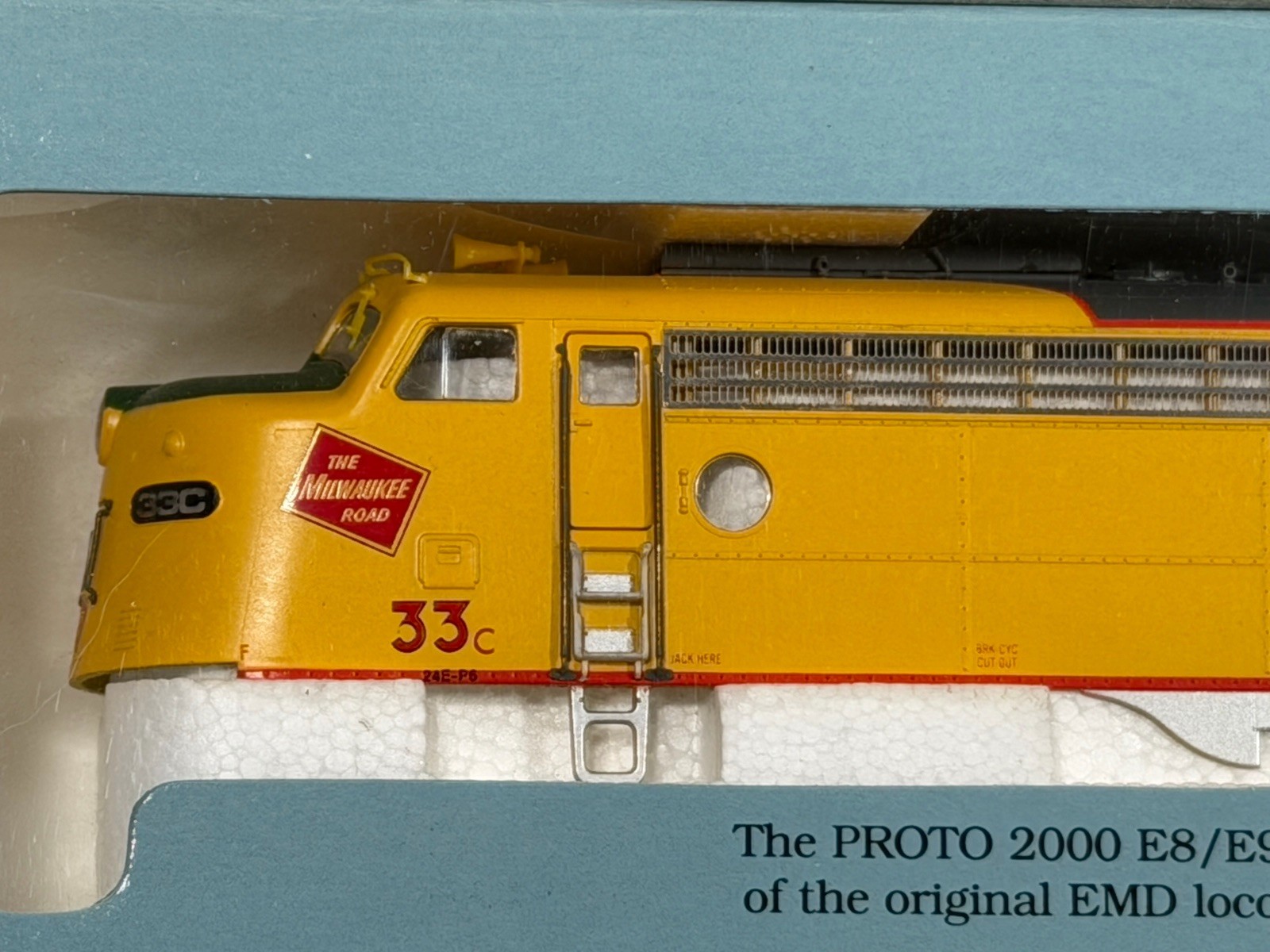 NOS Proto 2000 E8/9 Milwaukee Road 33C HO Unopened Original Model 8700 NIB