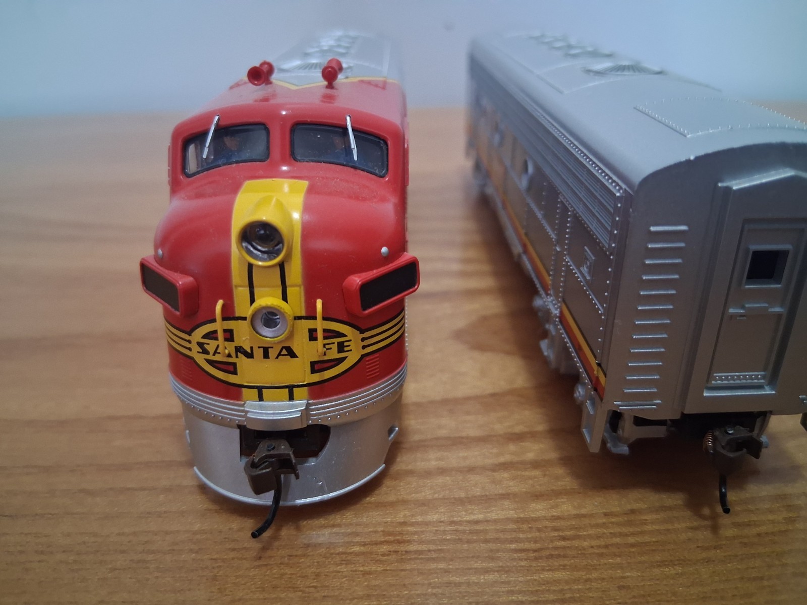 Bachmann HO 64301 & 64401 F7 A&B Units Santa Fe Locomotives DCC Equipped Used.