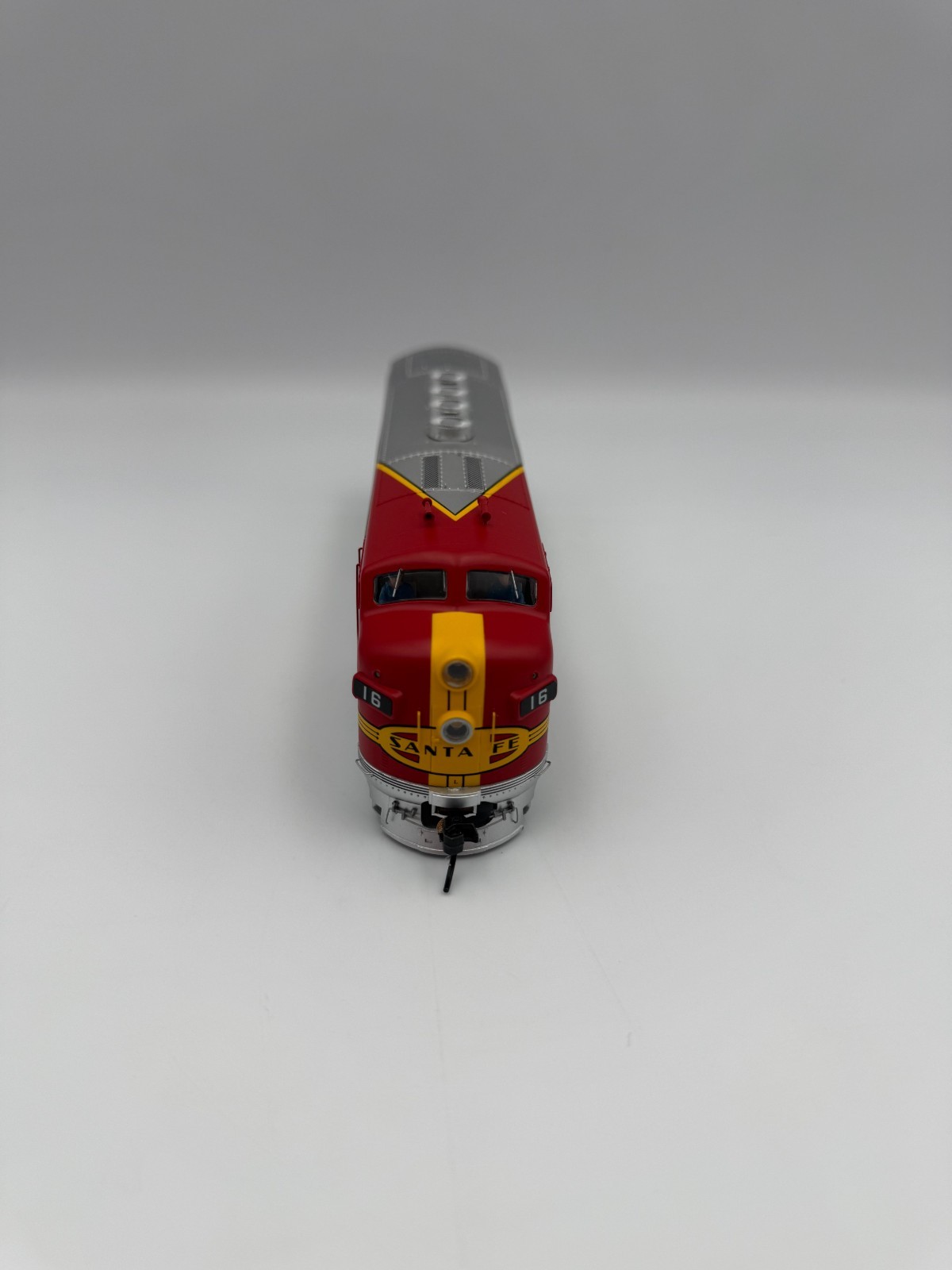 HO Walthers Proto 2000 Modernized F3A Santa Fe #16-L. Factory DCC/Sound. NIB