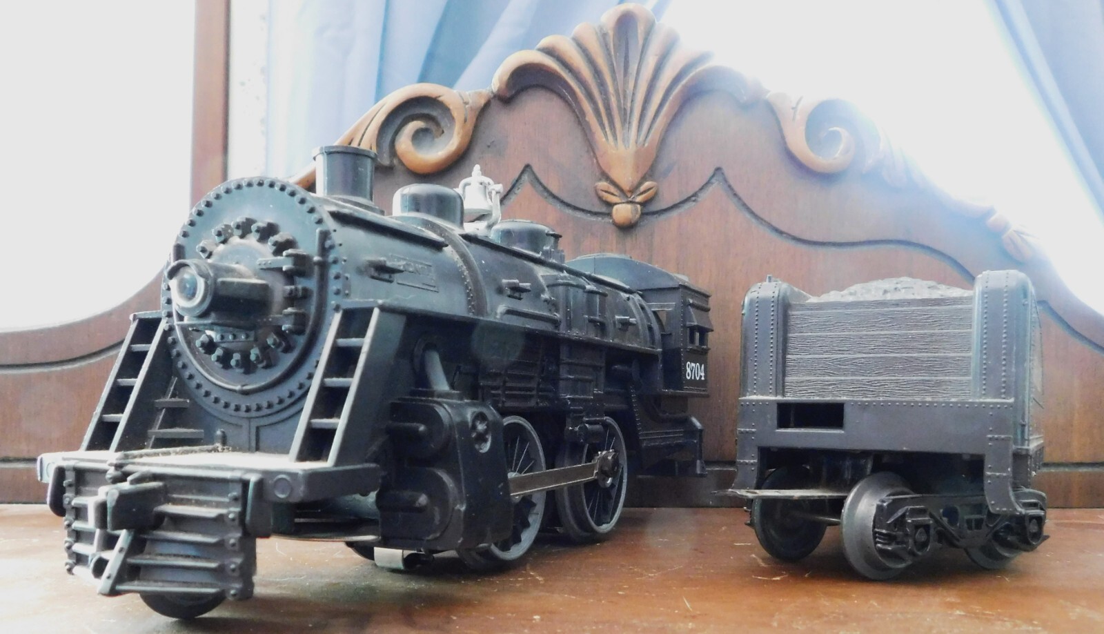LIONEL 2-4-0 Locomotive ~ LIONEL LINES ~ Rd# 8704 & Slopeback-Tender – DC – O-27