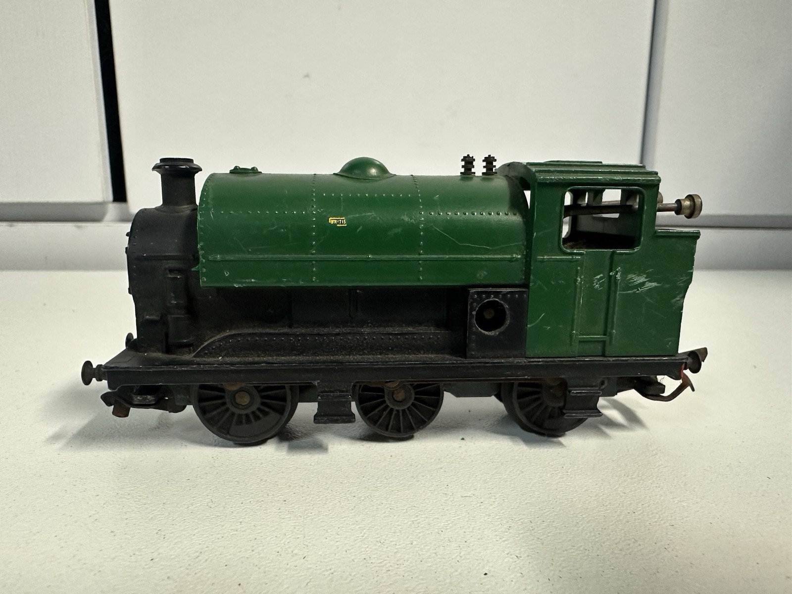 Triang Clockwork OO Gauge Railways R255 0-6-0 Class S Saddle Tank Locomotive
