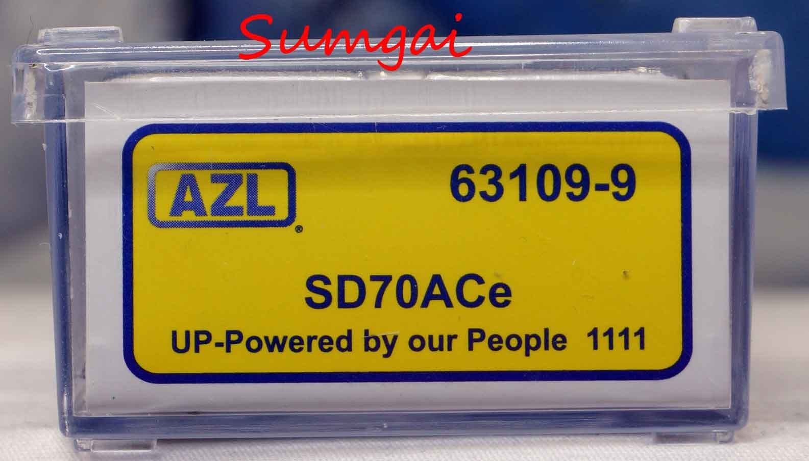 AZL 63109-9 SD70ACe Heritage UP Powered by our People Locomotive Z Scale Z Gauge