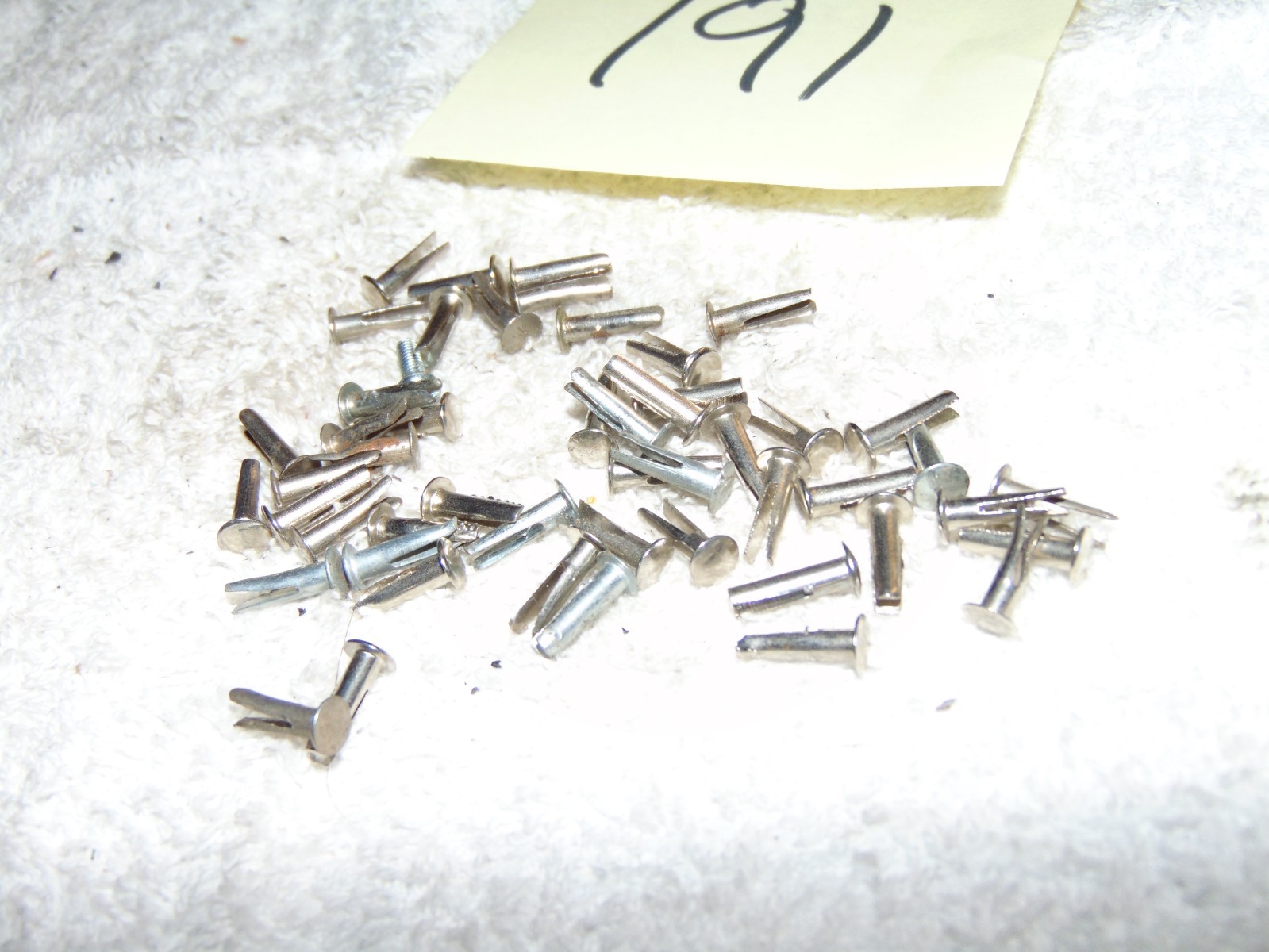 FLYER S 50 SPLIT RIVETS FOR KNUCKLE COUPLERS – MIXTURE OF NEW & USED #191