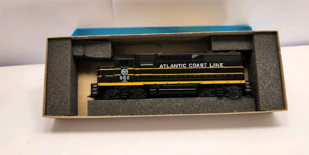 ATHEARN HO GP35 ACL Atlantic Coasst Line 960 POWERED DIESEL LOCOMOTIVE MINT B22