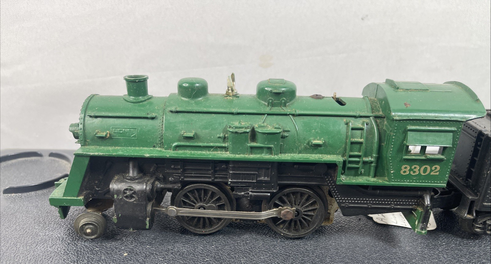 Vtg Lionel 8302 Green Steam Engine Locomotive w/ Nickel Tender Car & Sunoco Tank