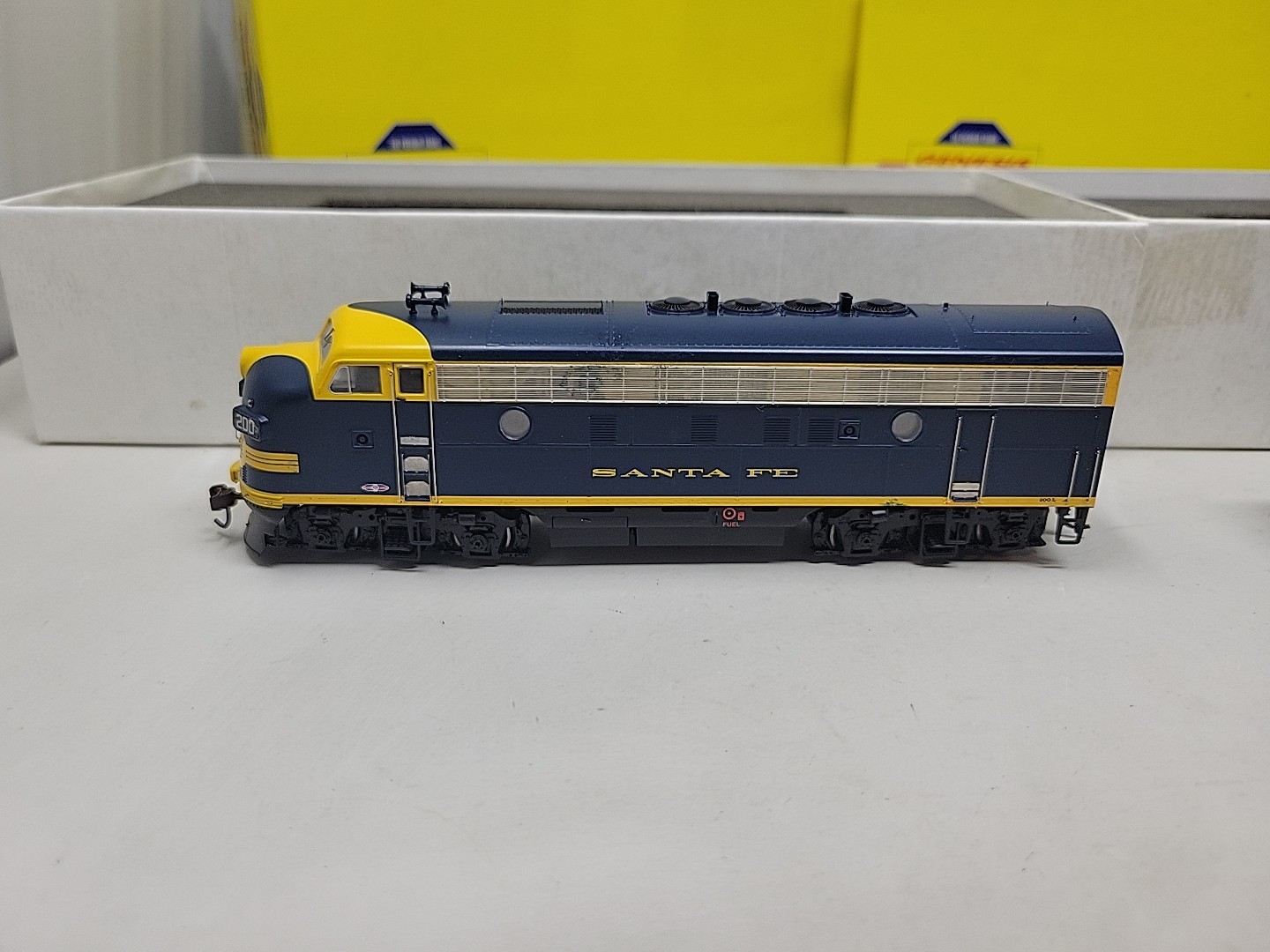 HO Scale Athearn Genesis 0G2502A ATSF Santa Fe F3 A/B Diesel Locomotive Set