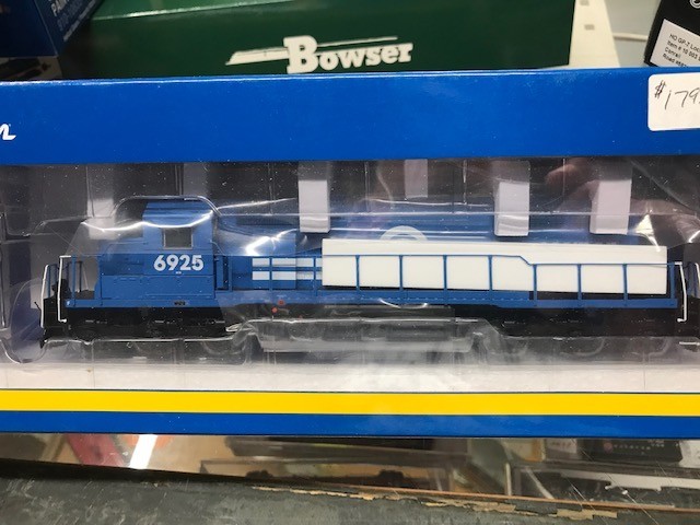 HO scale SD38 Conrail #6925 Athearn DCC Ready NIB