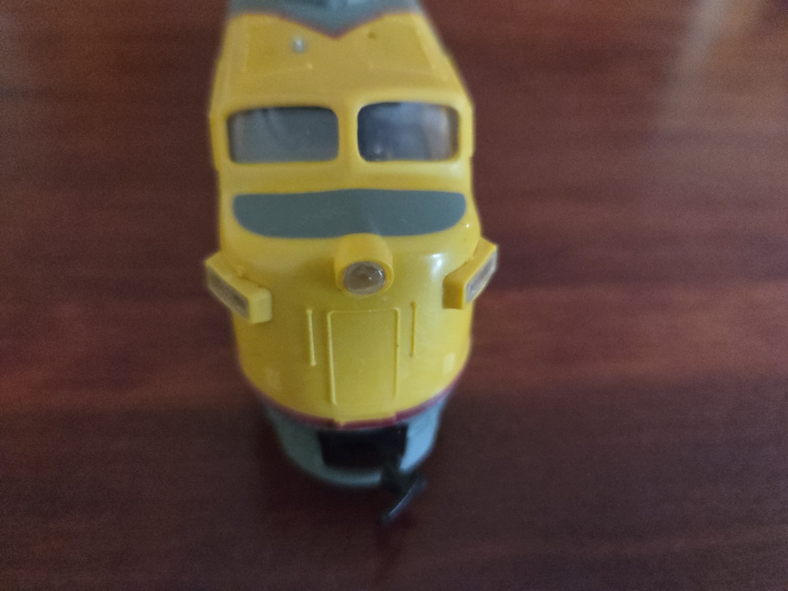 Union Pacific Train Engine 1206 Model Railroad Bachman HO 0506 EMD F9 Yellow