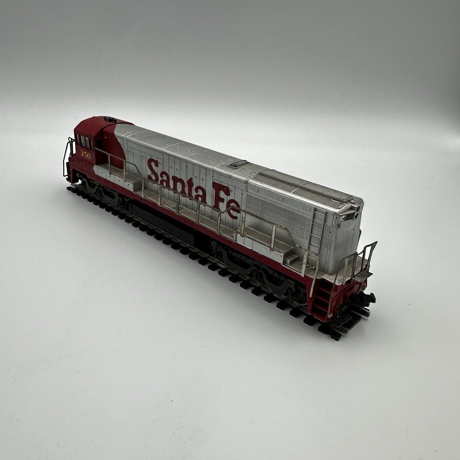 Vintage Rivarossi HO Santa Fe #350 powered diesel engine tested working READ