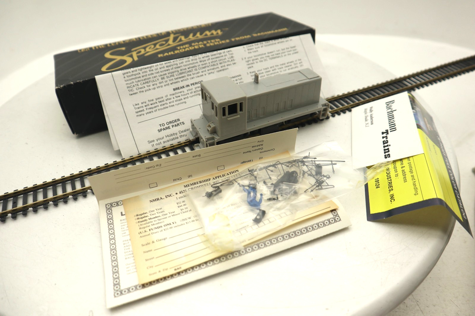 Bachmann Spectrum, HO, 81101 Undecorated Gray Painted GE Diesel Locomotive C7/OB