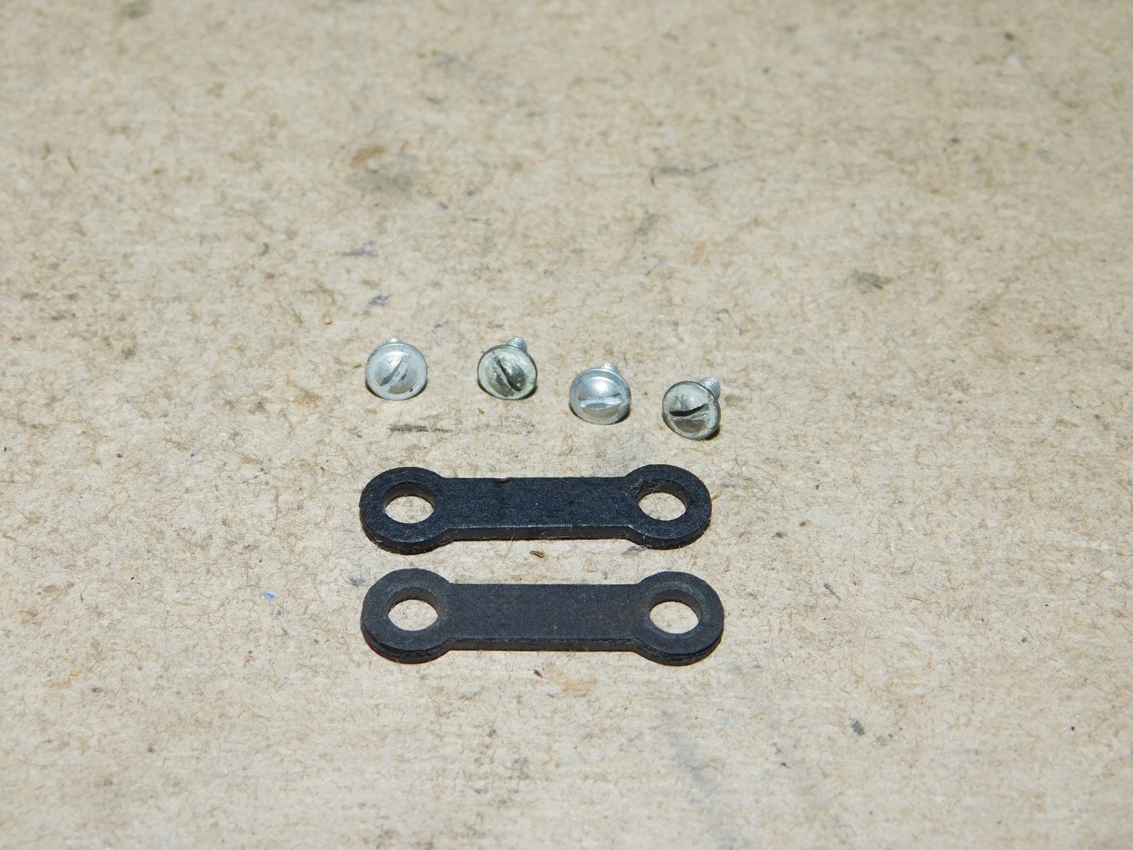 Tyco Mantua HO Parts Original Steam Locomotive Fiber Drawbars w/Mounting Screws