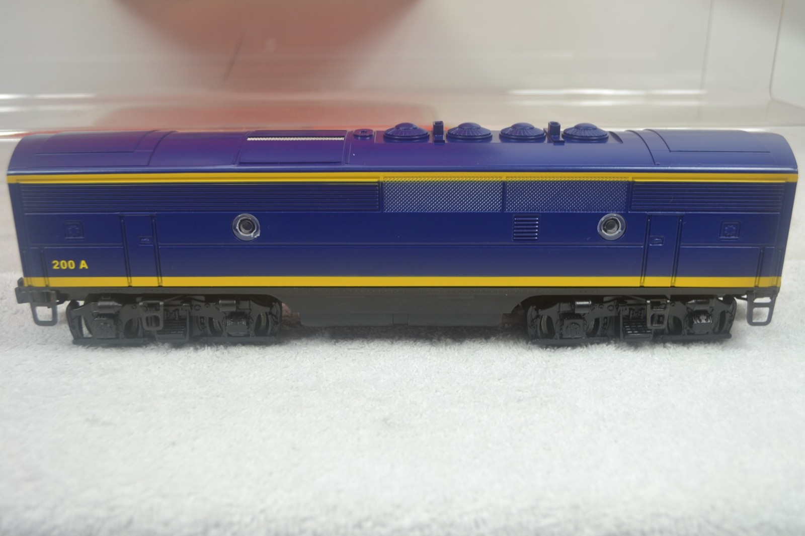 LIONEL 6-18117 & 18121 & 18122 SANTA FE, F-3, BLUE AND YELLOW, A-B-B-A, LN-BOXED