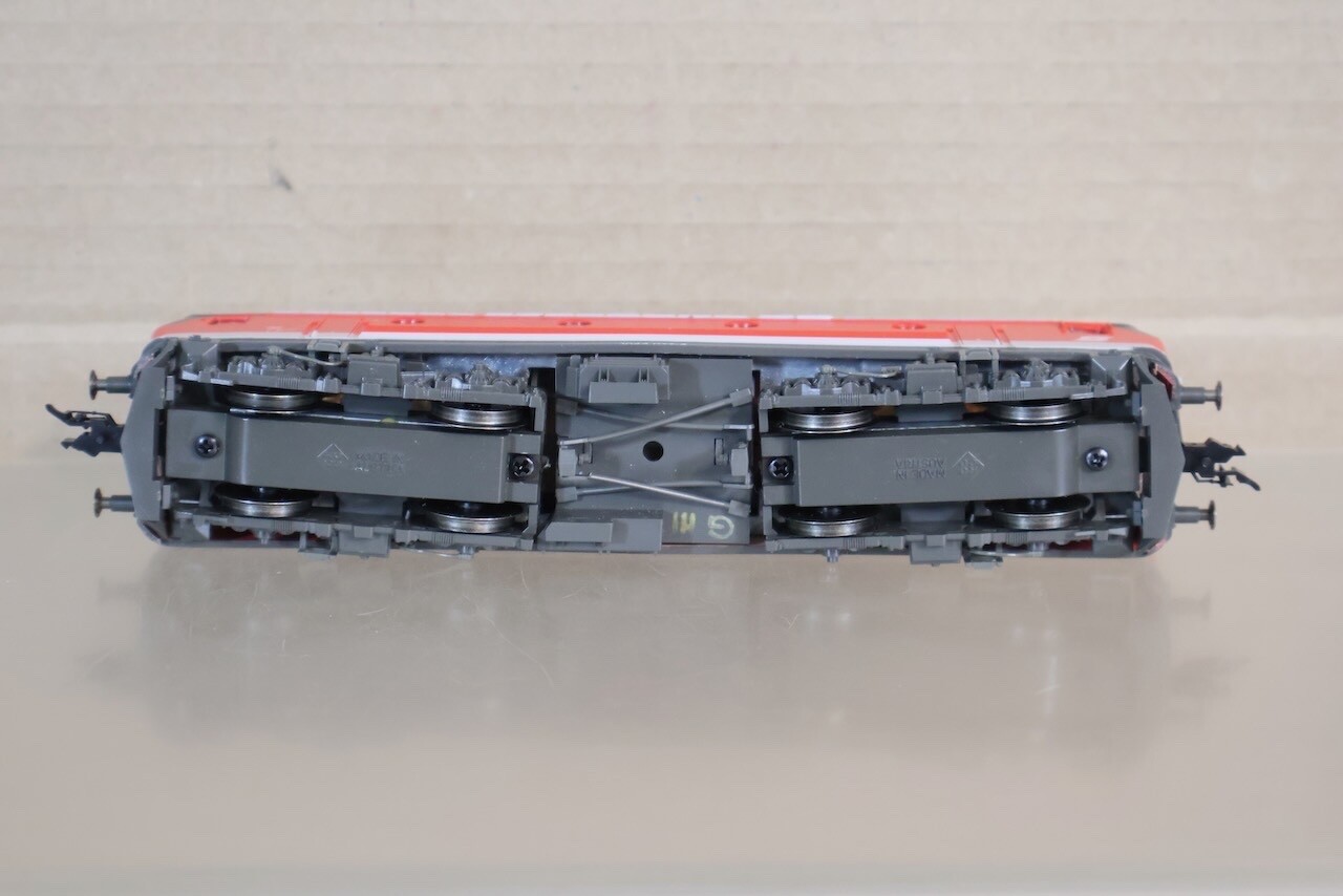 ROCO 43658 OBB ÖBB CLASS BR 1044 077-4 E-LOK ELECTRIC LOCOMOTIVE on
