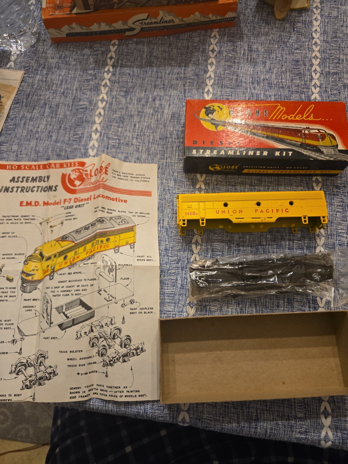 Globe Models Electro Motive Division (EMD) F-7 Diesel B-Unit Kit SEE DESCRIPTION