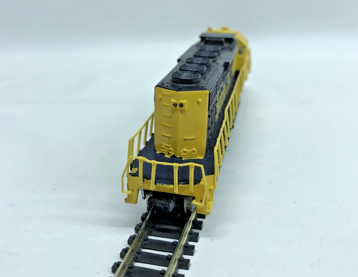 N Gauge Bachmann SD 40-2 Diesel Locomotive Santa Fe 5043 with Blinking Light