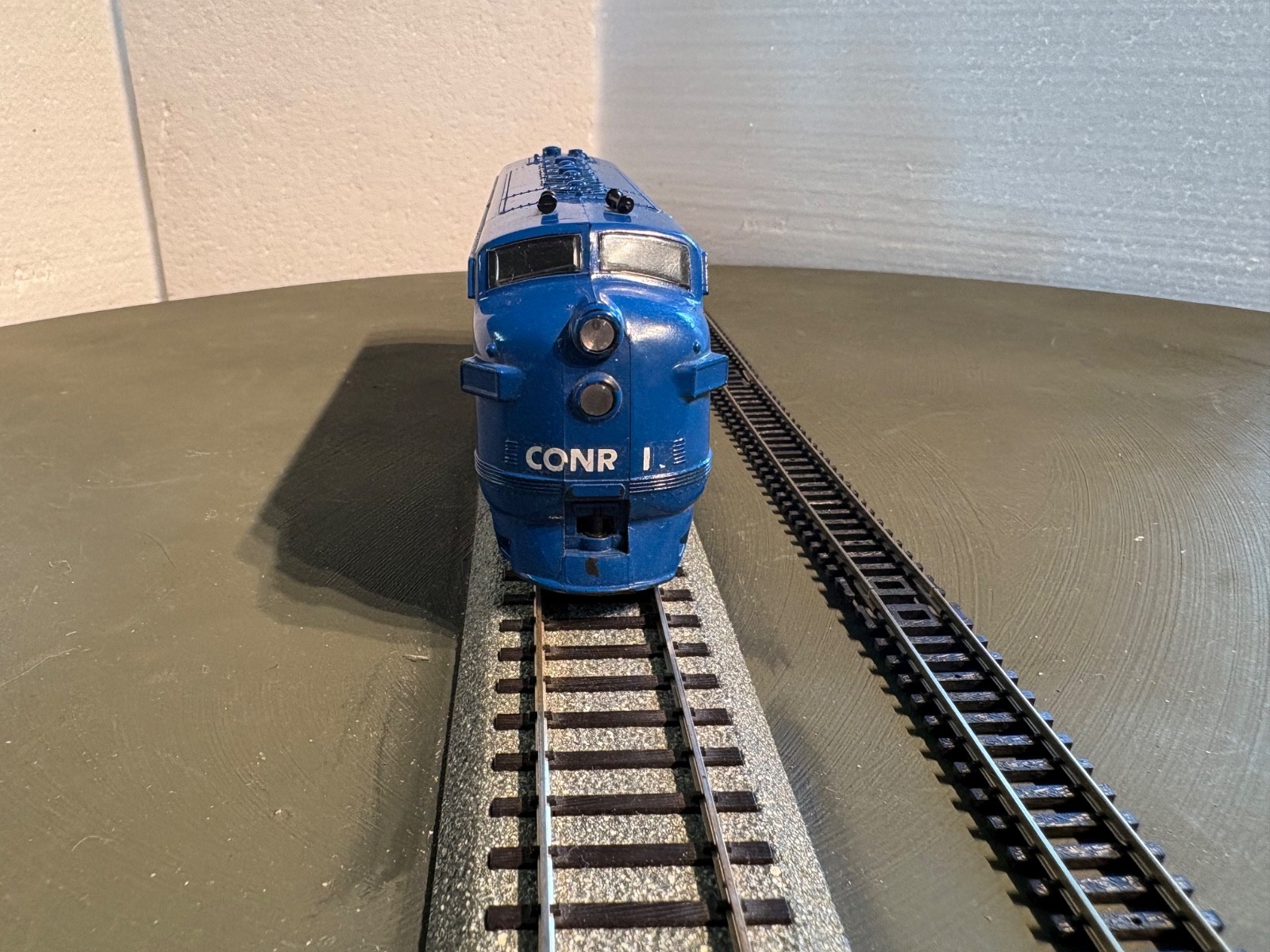 Tested: HO Life-Like Conrail F7A Locomotive # 1639 & Caboose (26-718)