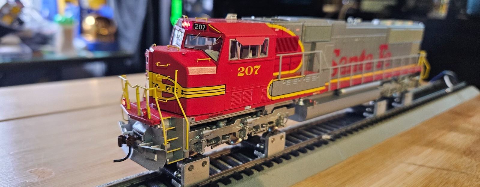 Athearn Genesis Santa Fe SD75M / Road No. 207