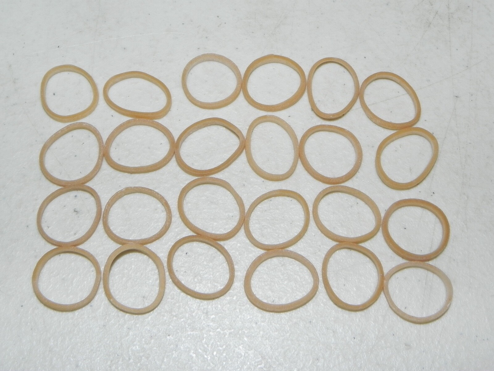Athearn HO Parts Lot of 24 Drive Bands Rubber Bands for Hi-F Locomotives Hustler