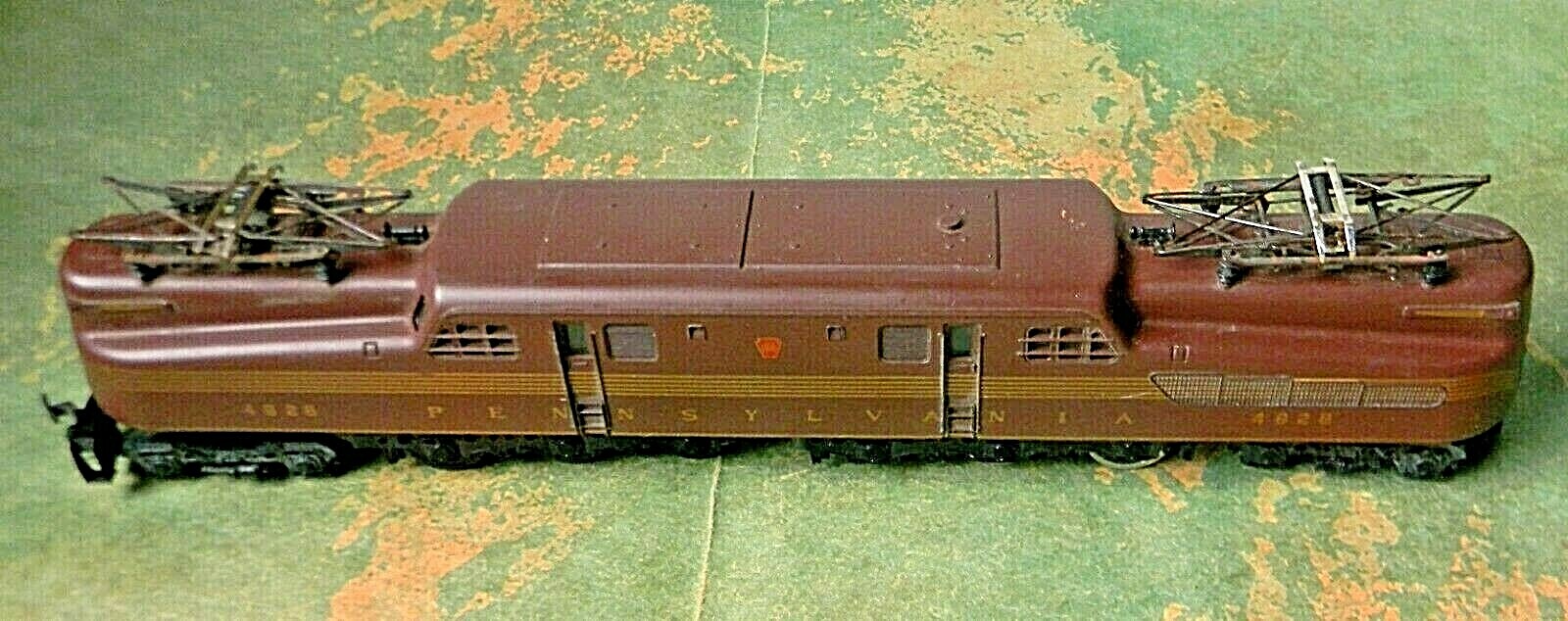Pemco GG-1 Electric Locomotive ~ Pennsylvania RR ~ Runs Rd# 4828 5 Stripes – HO