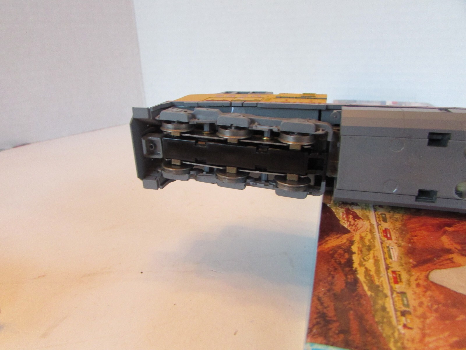 Athearn 4947 HO C44-9W Powered Union Pacific Wings #2 Locomotive #9820 w/box E1