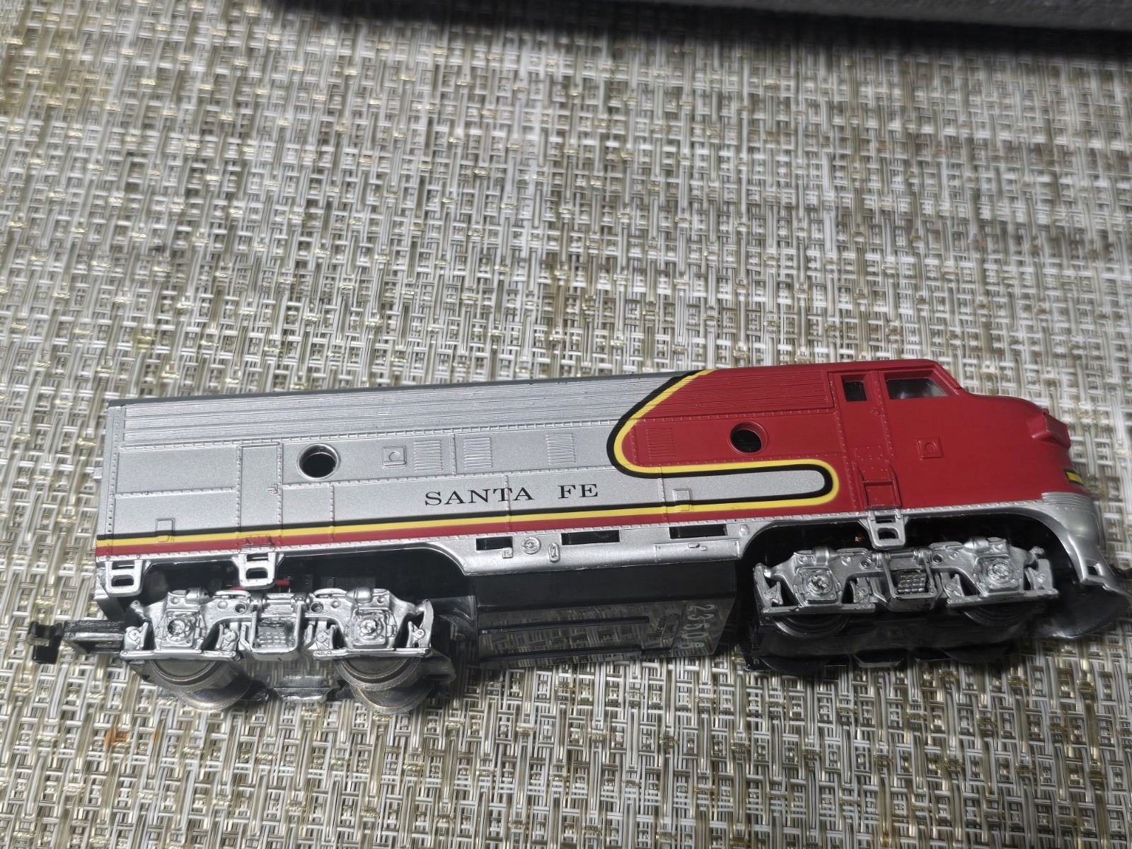 Vintage Santa Fe Warbonnet Train Set 2 Diesel Locomotives +Roco Made in Austria