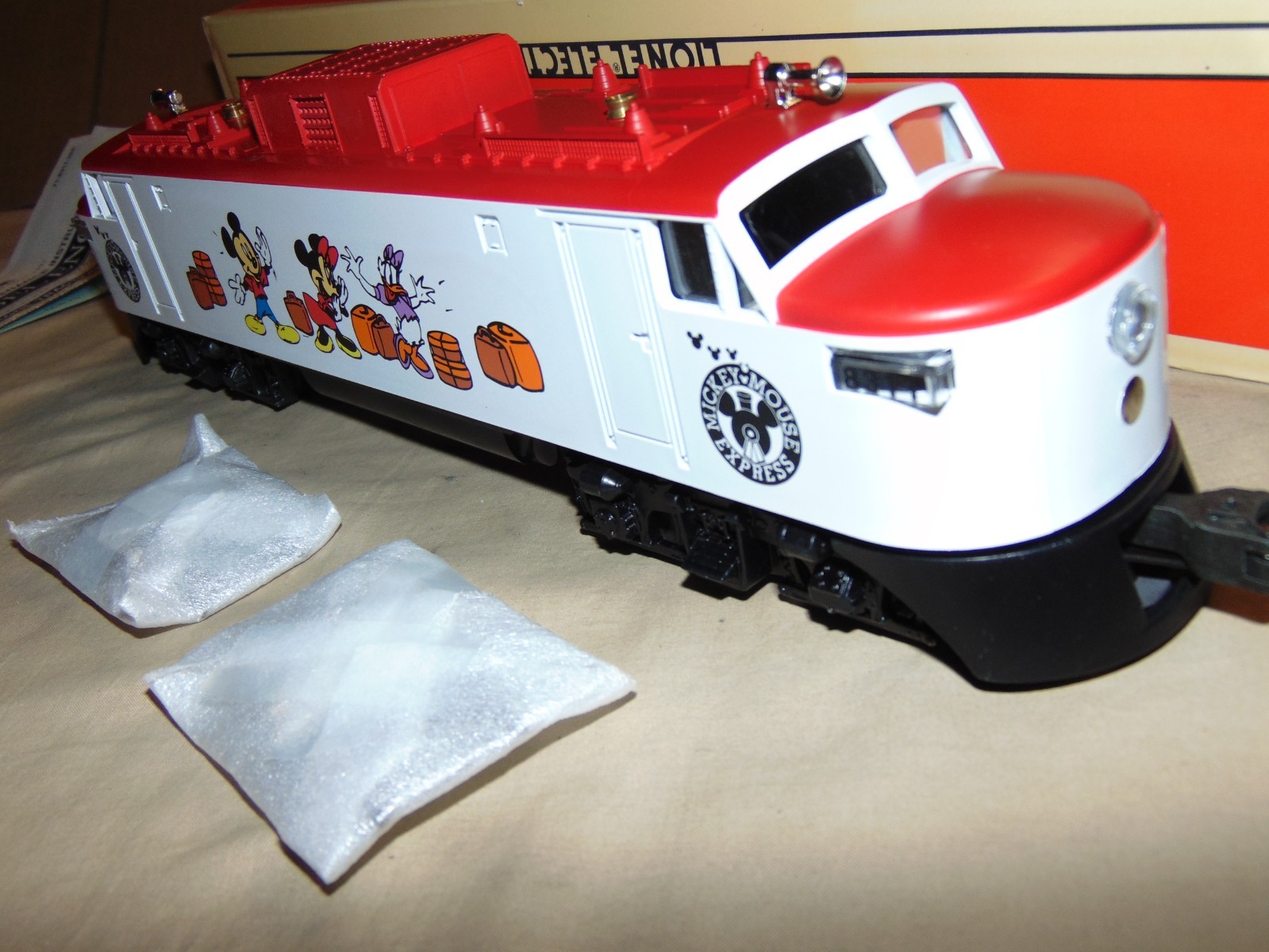 LIONEL O 18311 DISNEY MICKEY MOUSE EXPRESS EP5 DIESEL WITH HORN + BOX