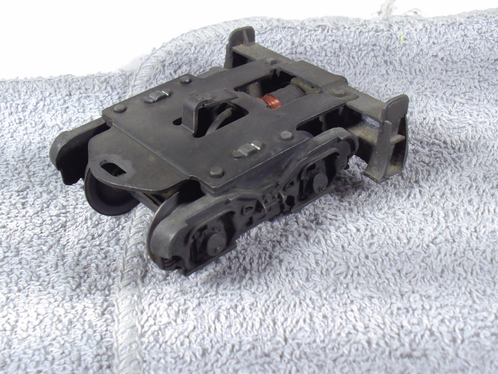 Vintage Lionel GG1 Electric Locomotive 2332 Pilot Truck