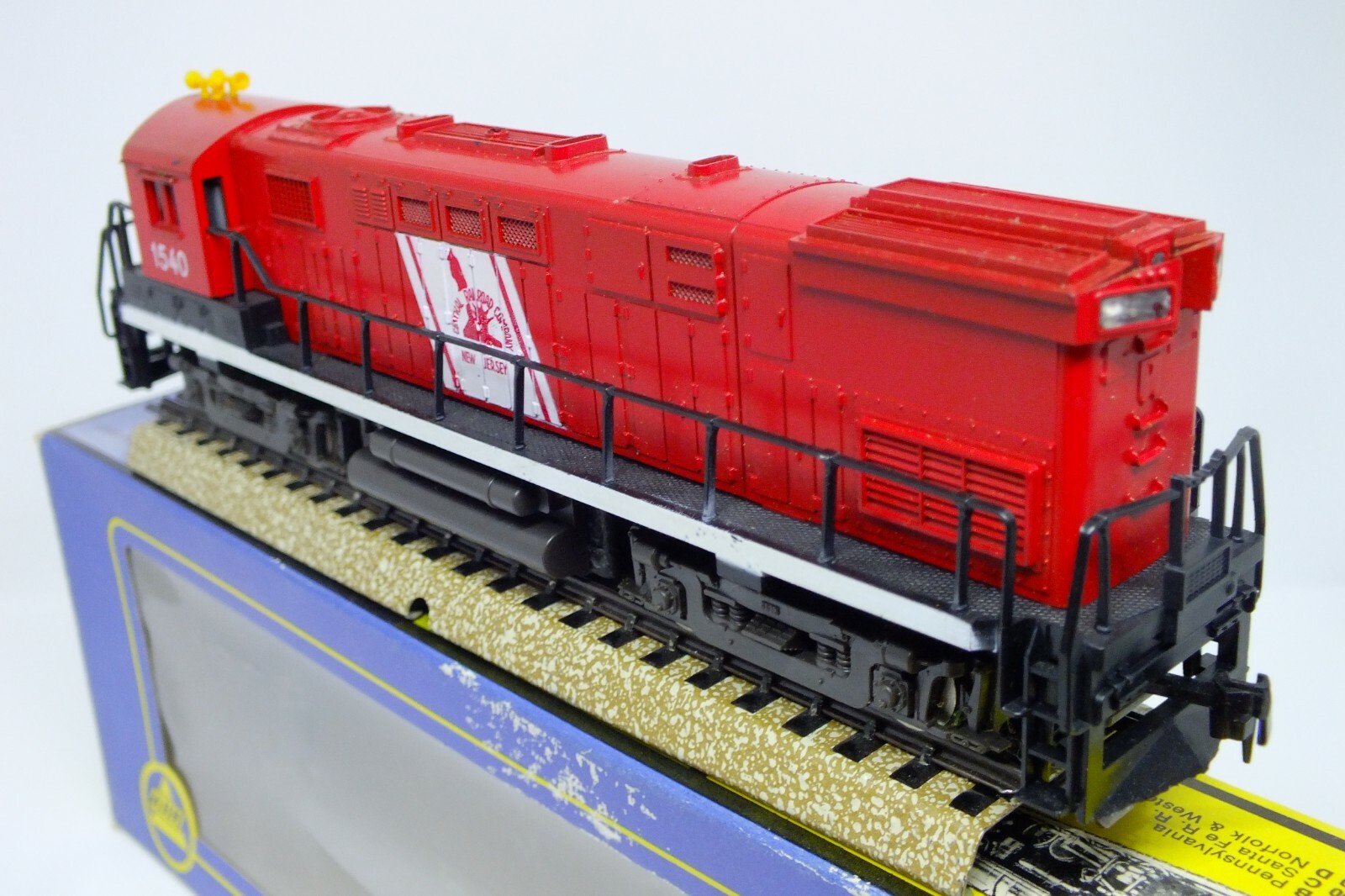 Vintage AHM HO Alco Century 424 Central RR Company of New Jersey Locomotive. OVP