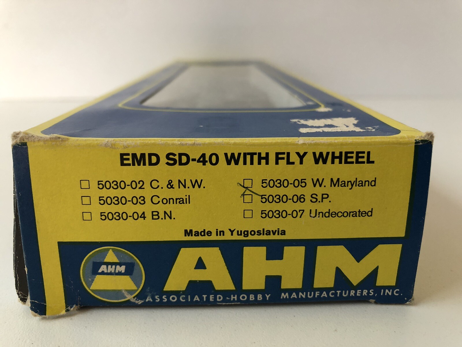 AHM SD-40 w/ Fly Wheel 5030-06 S.P. Southern Pacific 8444 HO Train Locomotive