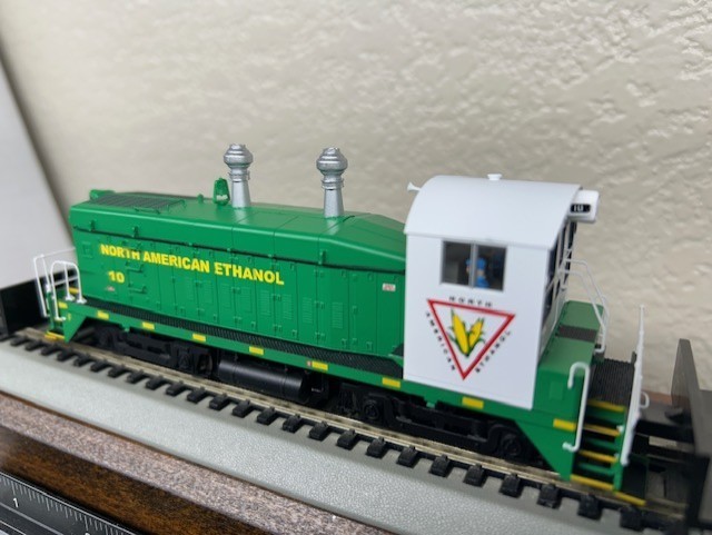 NORTH AMERICAN ETHANOL SW9/1200 SWITCH LOCO- DCC – HO Scale “QUANTUM SOUND” NEW