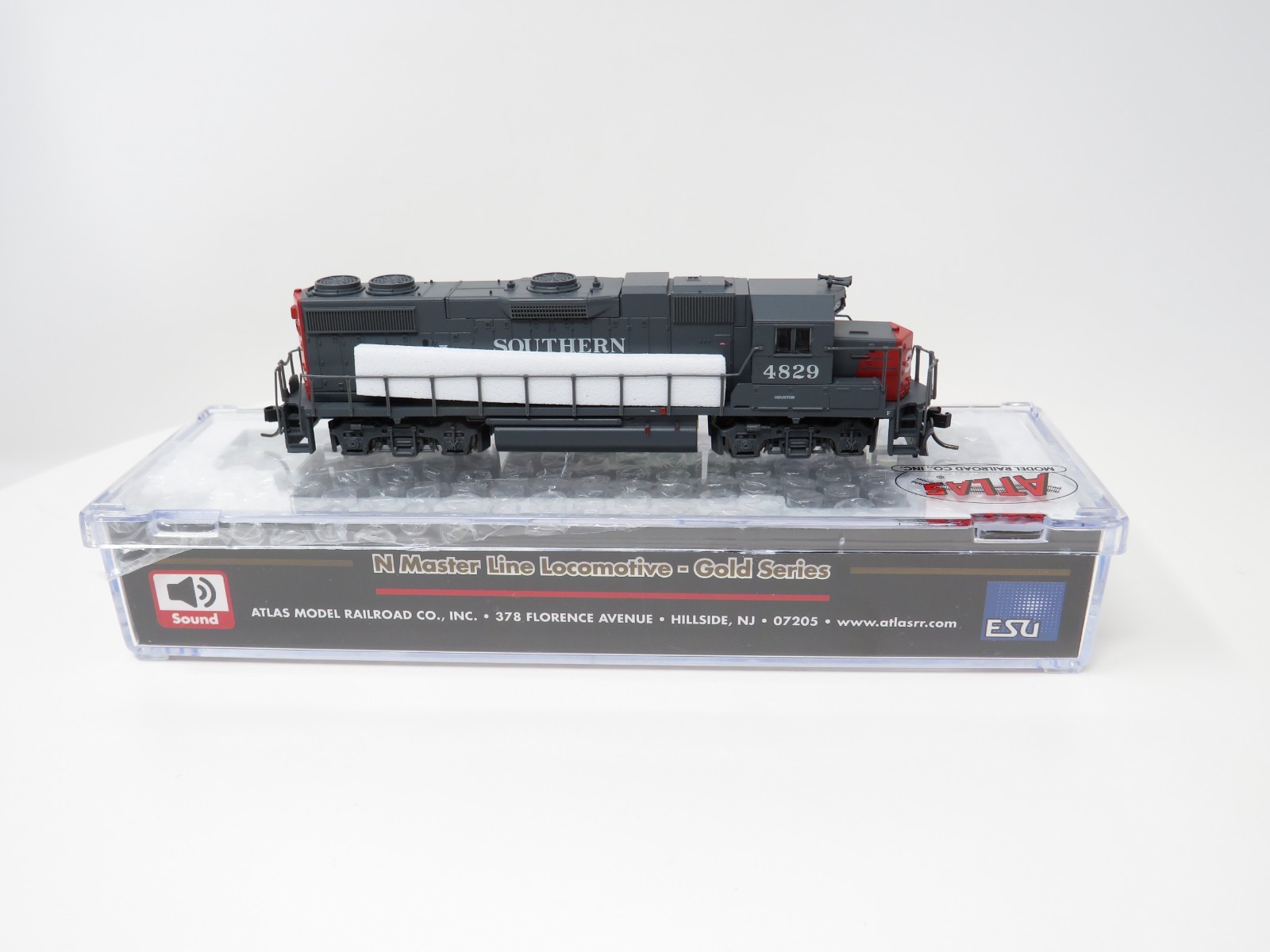Atlas N 40004853 DCC ESU LokSound Southern Pacific EMD GP38-2 Phase II Diesel