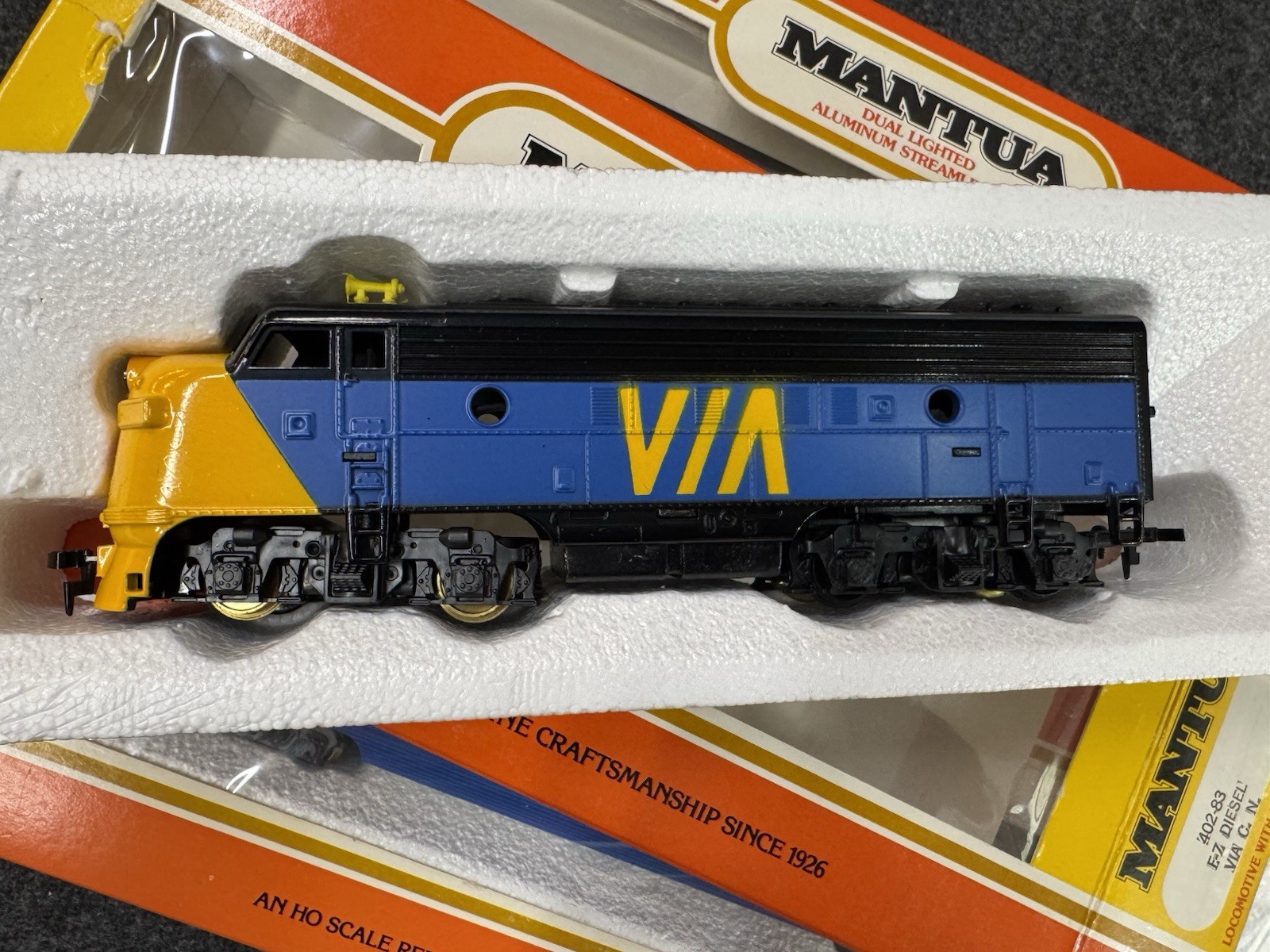 MANTUA HO VIA F7 Diesel Locomotive Baggage & Observation Car Canadian National