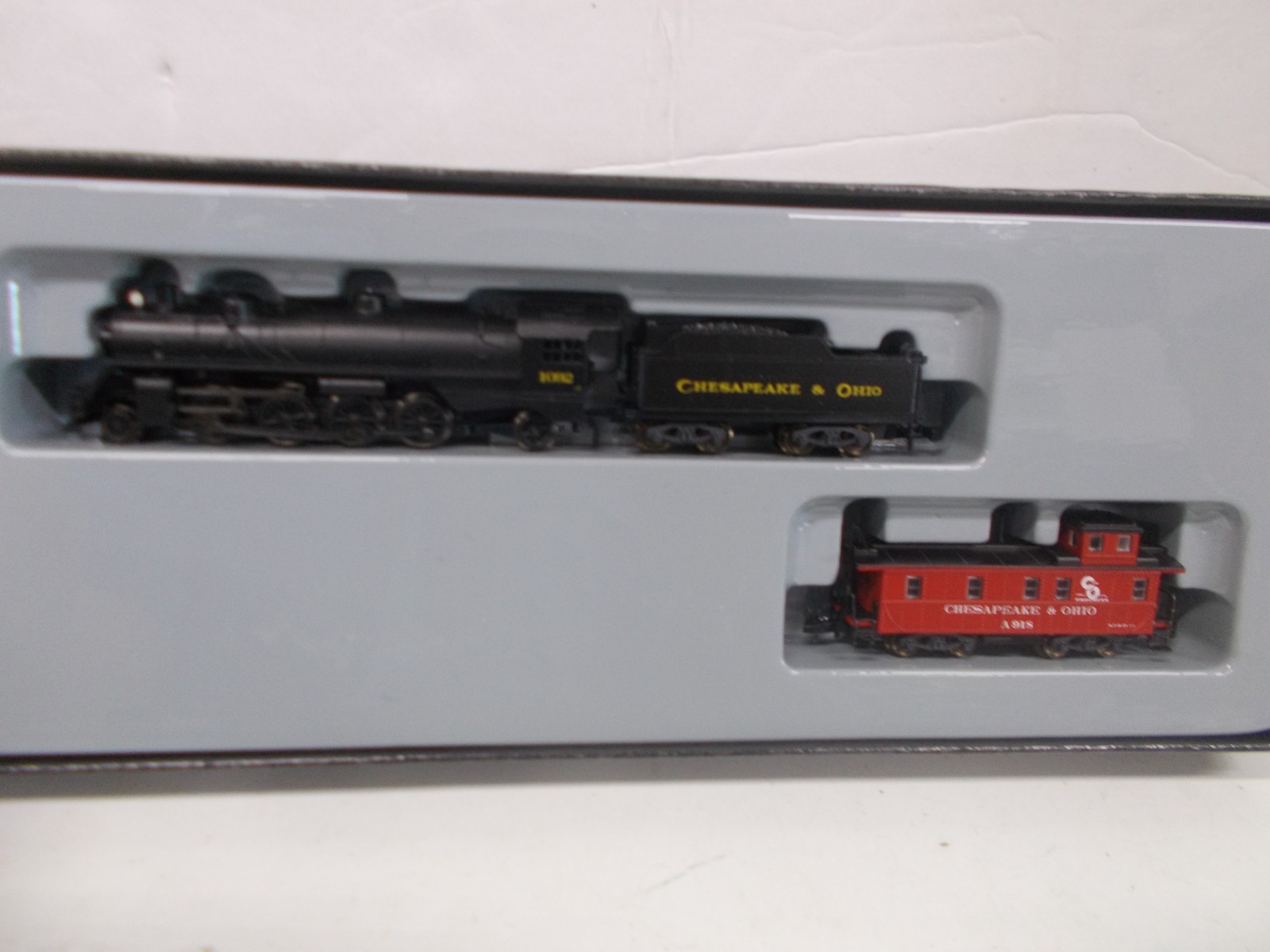 Z SCALE~MARKLIN # 88812~ CHESAPEAKE & OHIO 2-8-2 LOCOMOTIVE & TENDER/CAB~TESTED