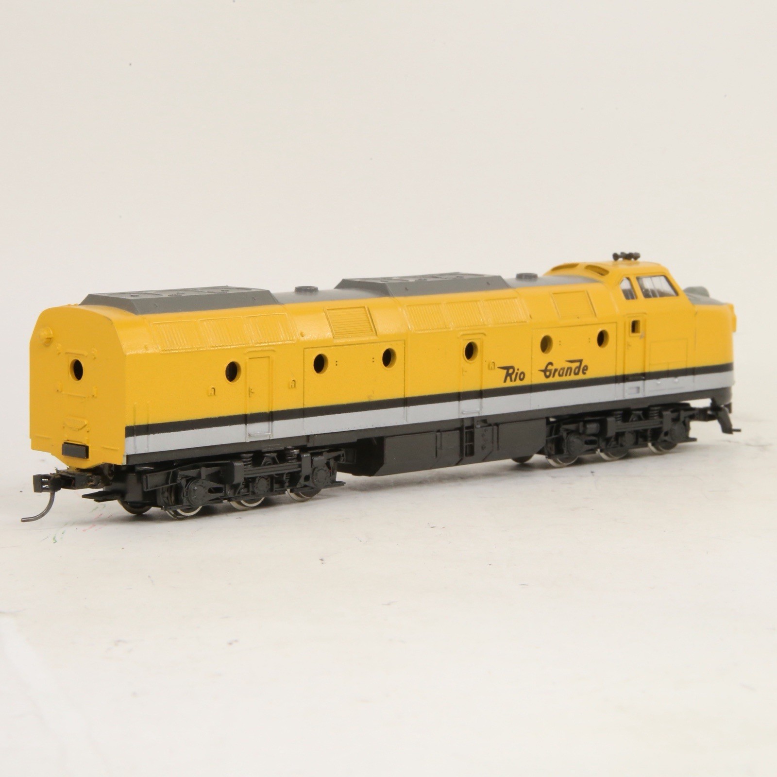 Rivarossi HO Denver & Rio Grande Western D&RGW #4001 Krauss Maffei ML4000 DC