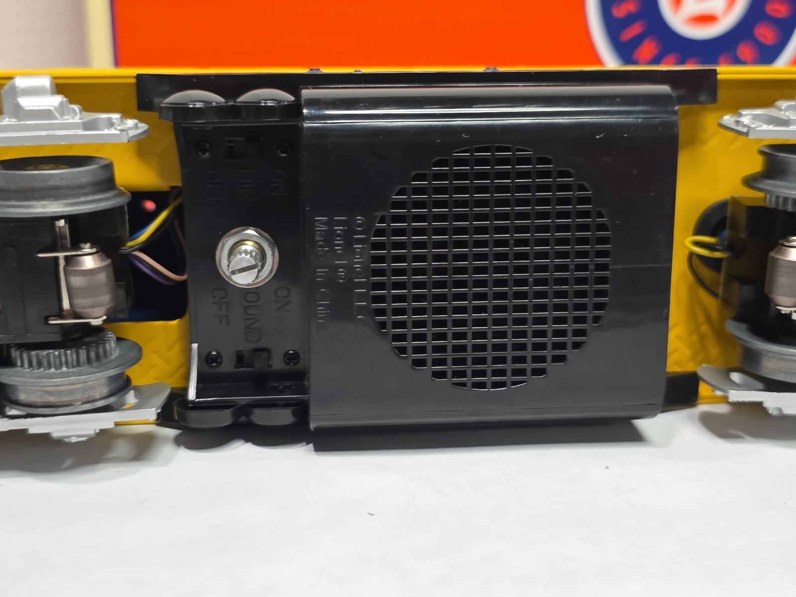 Lionel O 6-28857 Alaska Railroad 1704 GP7 Diesel Locomotive W/TrainSounds Ex/Box