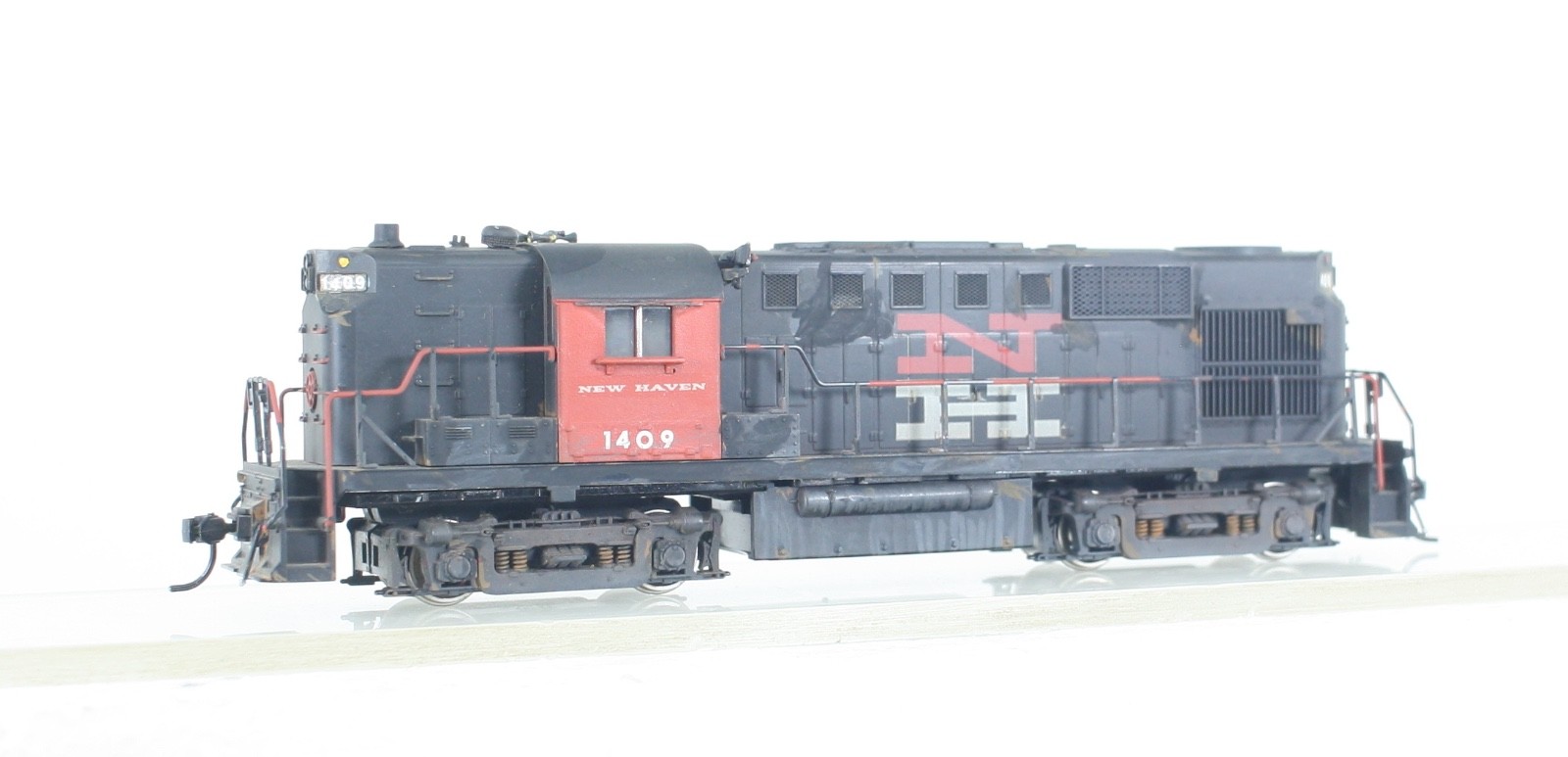 HO Scale Atlas / Kato New Haven RS-11 Diesel #1409 Detailed Weathered DCC