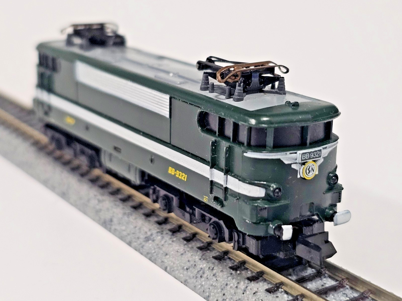 N SCALE ARNOLD RAPIDO 2482 ELECTRIC LOCOMOTIVE BB-9321 SNCF MADE IN WEST GERMANY