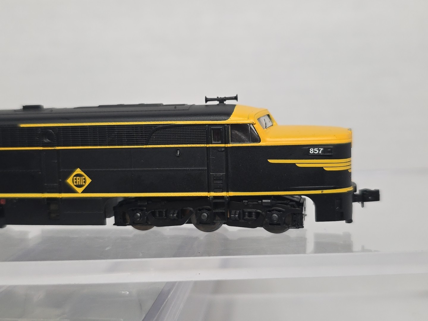 Life Like N Scale 7054 Erie 857 Alco PA Diesel Locomotive Ex/Box Runs Well Read