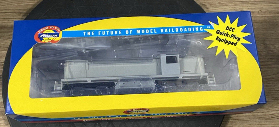 Athearn 94000 Ho Undecorated RS3 Locomotive Diesel Engine DCC Quick Plug Equip