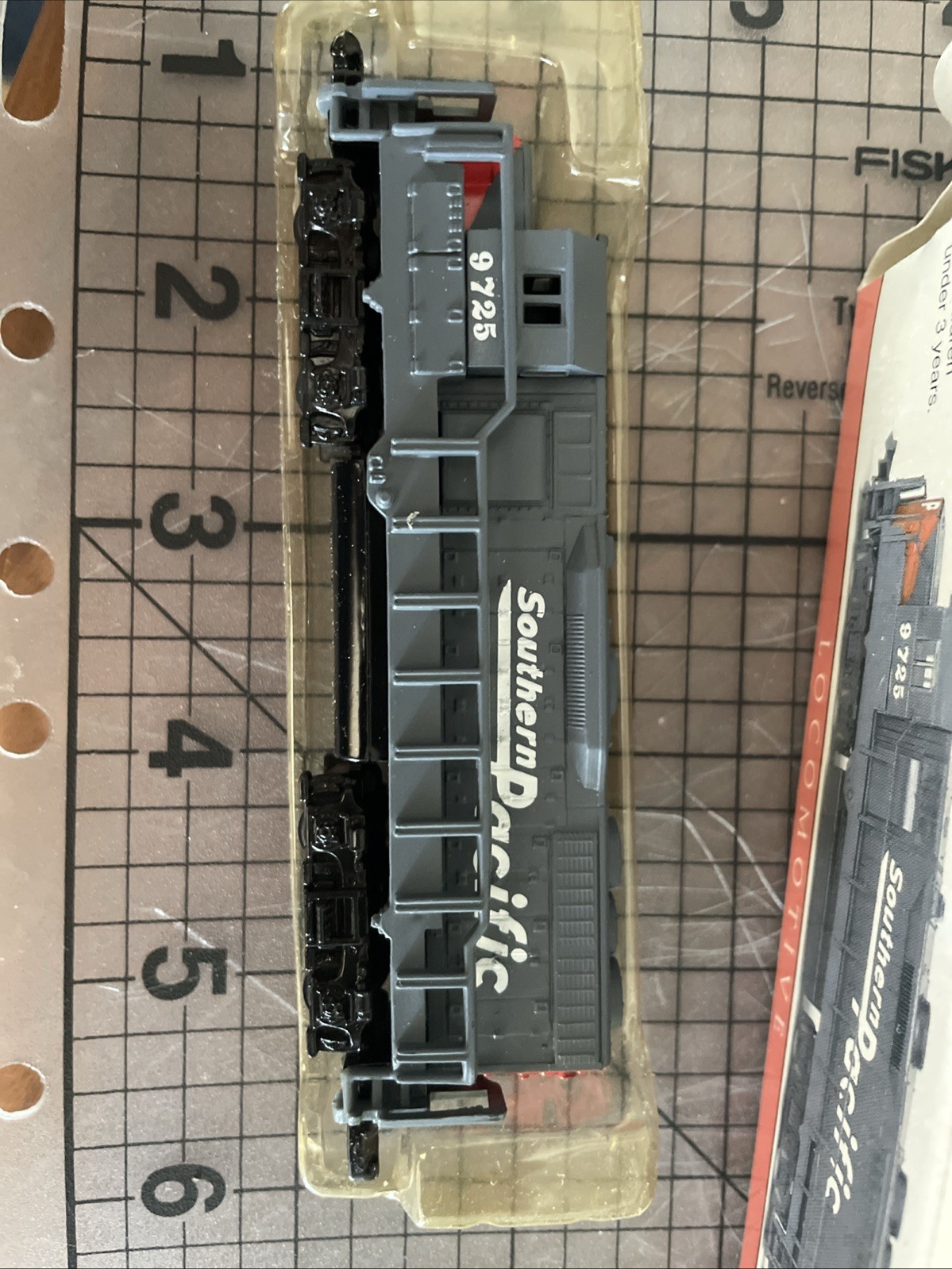 New In Open Box 1 Southern Pacific Locomotive # 9725 Model Train No 418