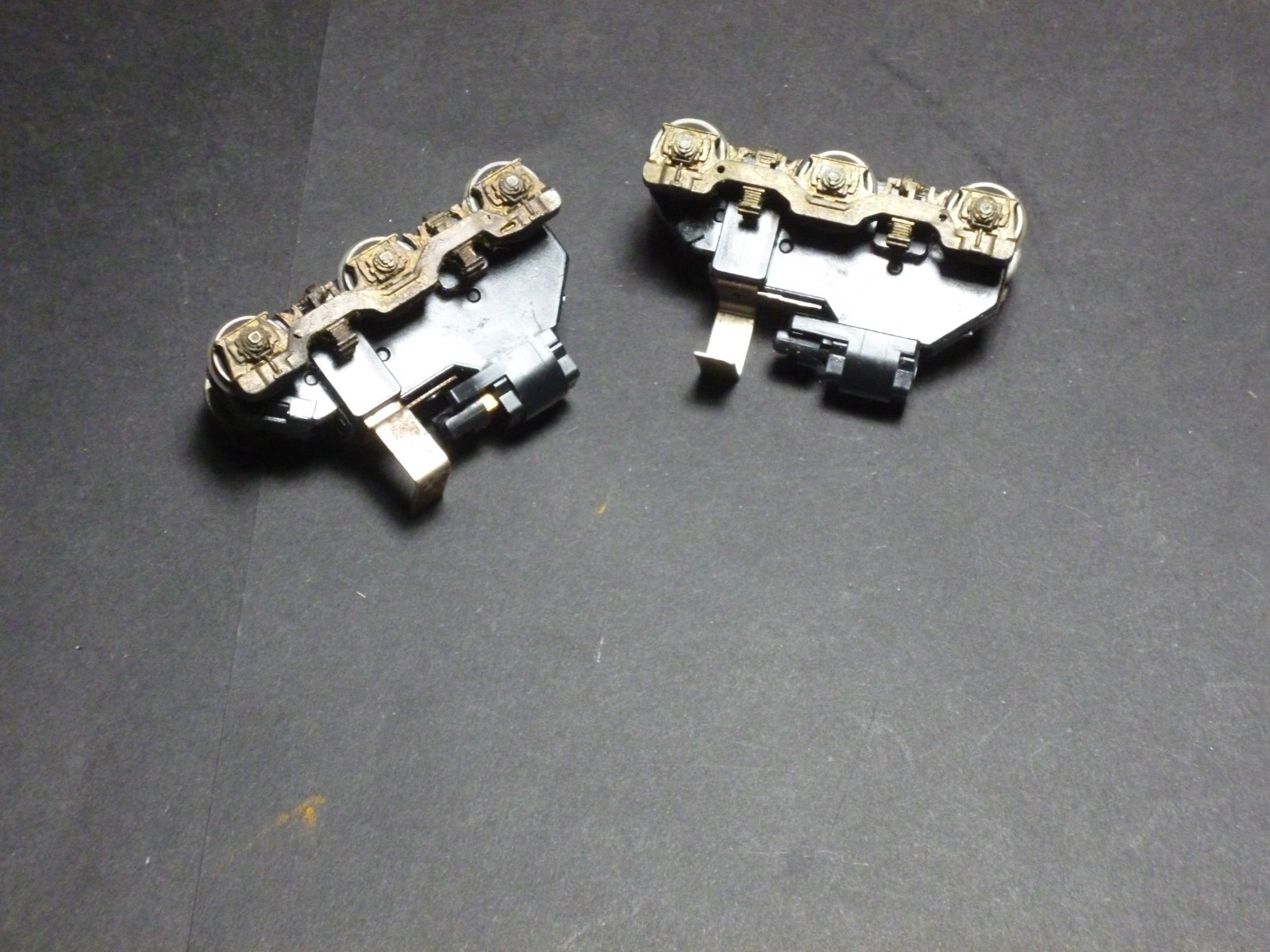 Ho Athearn Diesel locomotive U30C 6 wheel trucks pair worm gear Metal side type