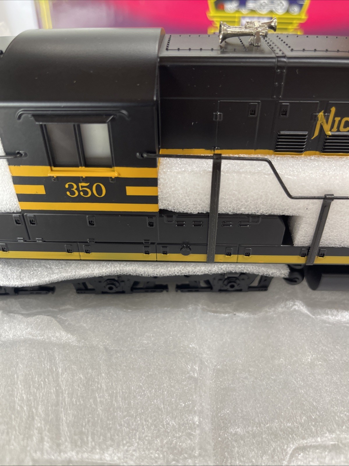 MTH MT-2110L Nickel Plate Road Cab No. 350 EMD SD-9 W/Proto OB Cab 350